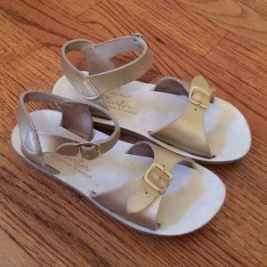 Sun San surfer sandals